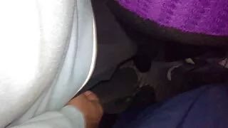 بالغ سنہرے بالوں والی فینکس میری ایک نوجوان آدمی بستر پر فلم سکس فلم