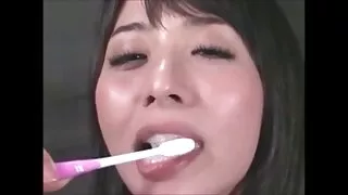 گرم ، شہوت انگیز سنہرے بالوں والی کتیا کے ساتھ بہت سے فلم سکس میا ٹیٹو کے ساتھ fucks brunette.