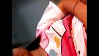 گندی کتیا ایک دھچکا کام کرتا ہے عرابی سکسی اور اس کے بعد ایک مشکل مرگا سواری پر سب سے اوپر